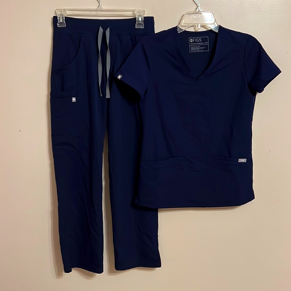 Figs Navy Scrub Set - Picture 2 of 13